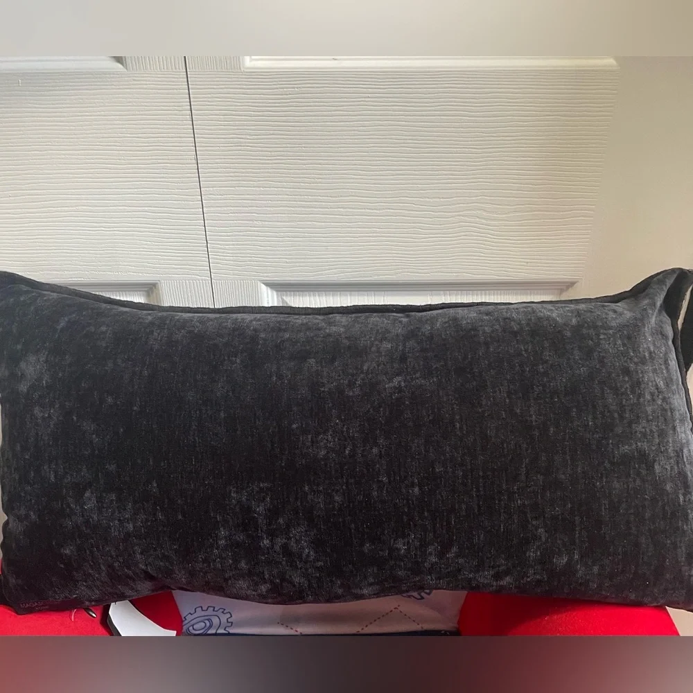 Skeleton pillow - Picture 3 of 4